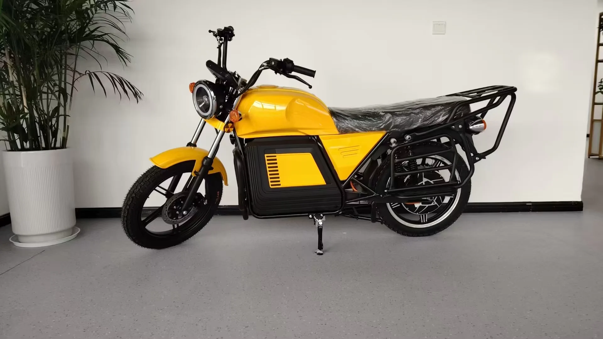 CKD SKD 3000W 75km/h High Speed Touring Electric Motorcycle 72v for Adults 260kg Load Capacity 6-8H Charge Time Wuxi Factory 4