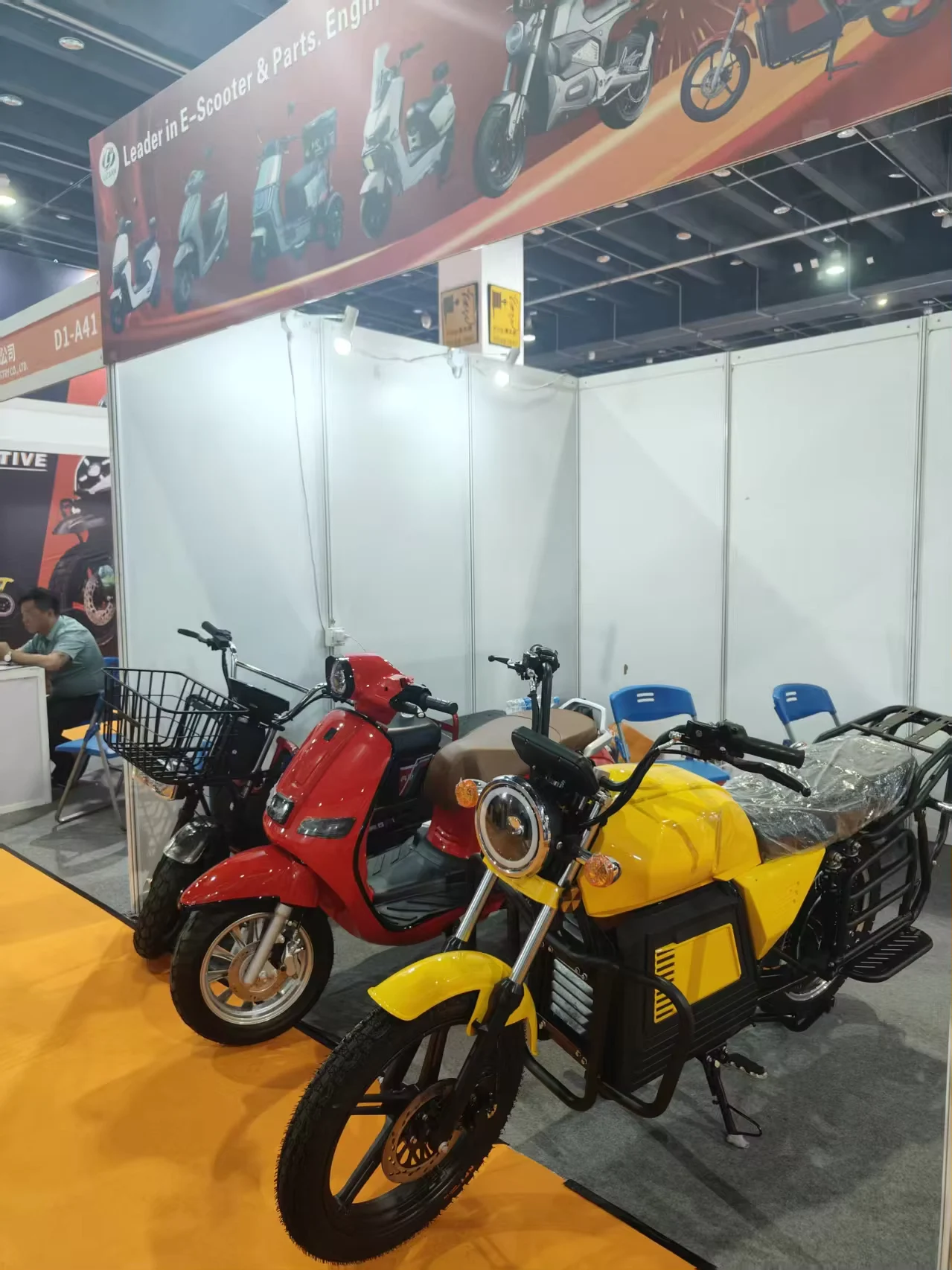 CKD SKD 3000W 75km/h High Speed Touring Electric Motorcycle 72v for Adults 260kg Load Capacity 6-8H Charge Time Wuxi Factory 6